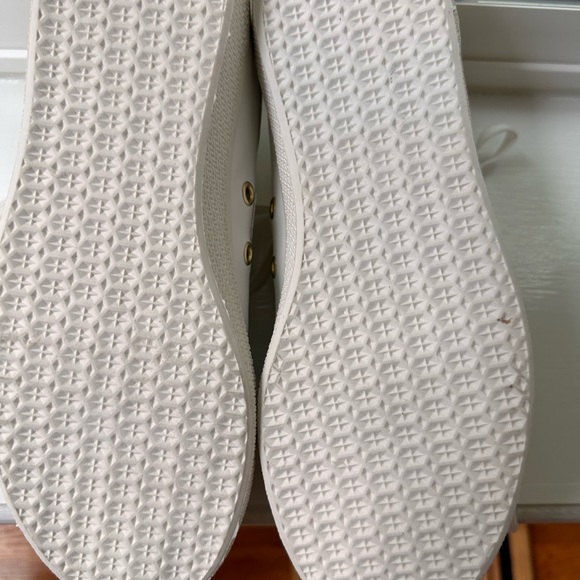 Draper James XKids Nylite Leather White and Metallic Gold Tretorns - Size 4 Kids - Picture 6 of 6